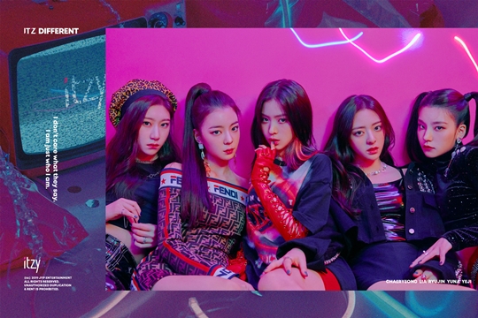 'JYP 新 걸그룹' ITZY, 예지-리아-류진-채령-유나 단체 티저 