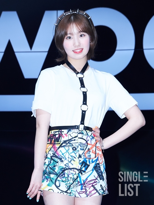 [포토] woo!ah!(우아!), '코로나19 뛰어 넘은 데뷔 열정'