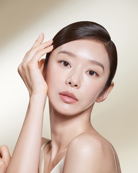 이주빈, 무결점 피부 아워글래스 화보 공개 < 뷰티 < 뷰티패션 < 기사본문 - 싱글리스트 이주빈, 무결점 피부 아워글래스 화보 공개