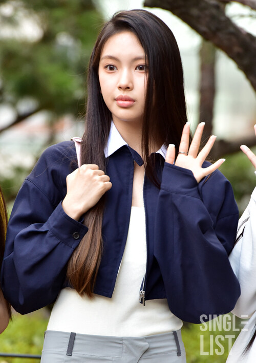 [포토] 뉴진스 혜인 일상 자체가 화보 < 포토 < 갤러리 < 기사본문 - 싱글리스트 [포토] 뉴진스 혜인 일상 자체가 화보