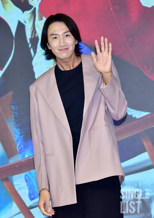 스케일 업그레이드…더존2 유재석X이광수X권유리 찐해진 남매 케미 (종합) < 연예 < 문화 < 기사본문 - 싱글리스트 스케일 업그레이드... 