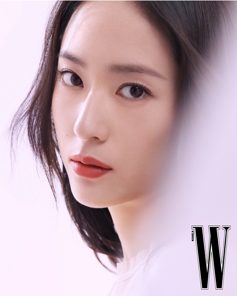 ‘거미집’ 정수정(크리스탈), 독보적인 아우라 랑콤 화보 < 뷰티 < 뷰티패션 < 기사본문 - 싱글리스트 ‘거미집’ 정수정(크리스탈), 독보적인... 