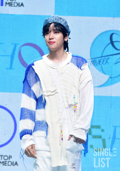 [포토] 틴탑(TEEN TOP) 니엘 설레는 표정 < 포토 < 갤러리 < 기사본문 - 싱글리스트 [포토] 틴탑(TEEN TOP) 니엘 설레는 표정
