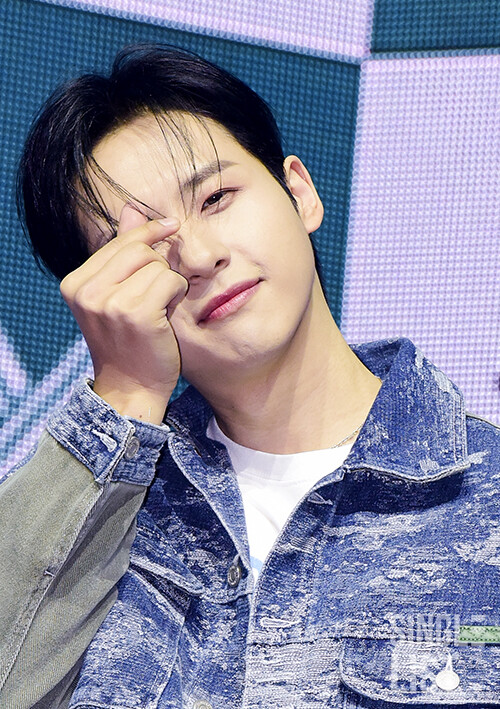 [포토] B1A4 신우 '듬직한 리더'