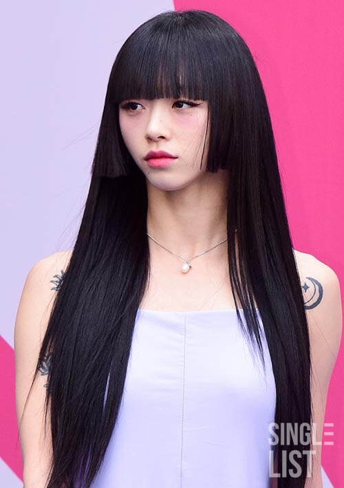 포토] 원밀리언 레디, 시크한 매력 돋보이는 히메컷과 패션  포토  갤러리  기사본문 - 싱글리스트