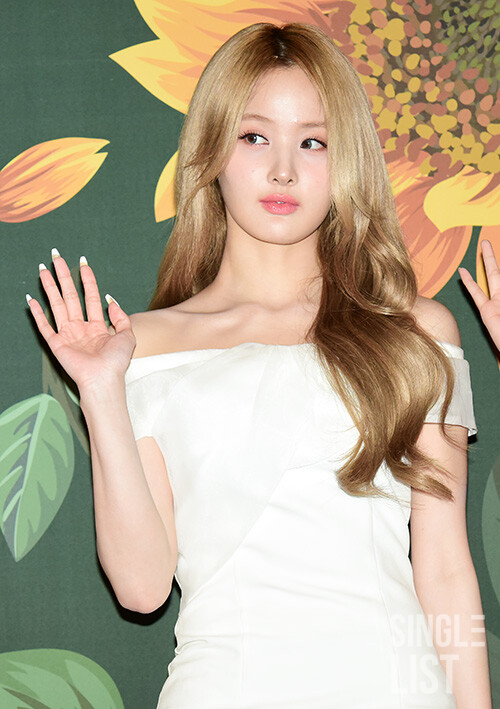[포토] 키스오브라이프 벨 금발의 여신 < 포토 < 갤러리 < 기사본문 - 싱글리스트 [포토] 키스오브라이프 벨 금발의 여신