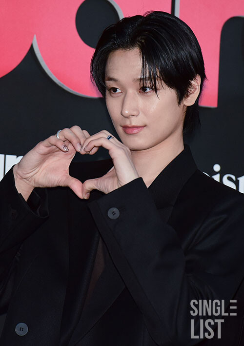 [포토] 더보이즈 주연, 자체발광 '심쿵' 비주얼