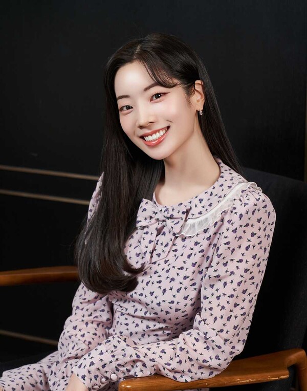 [인터뷰①] 다현 “트와이스 멤버들, ‘그 시절’ 키스신에 ‘심란하다’고