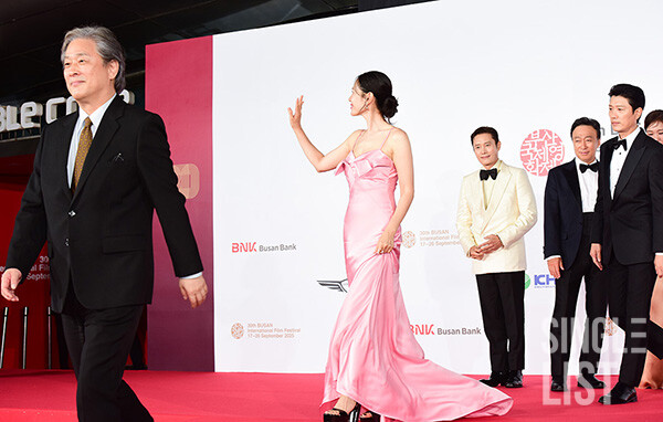 '어쩔수가 없다' 배우들 ©최은희기자 oso0@slist.kr