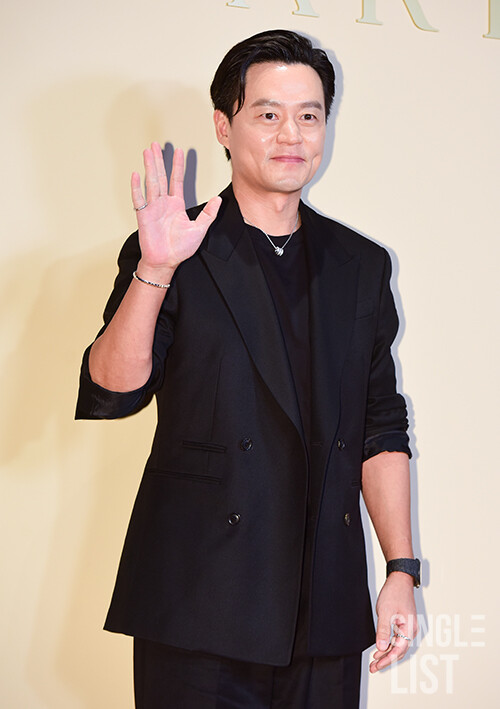 이서진, 첫 연극 도전?…“‘바냐 삼촌’ 출연 검토중”