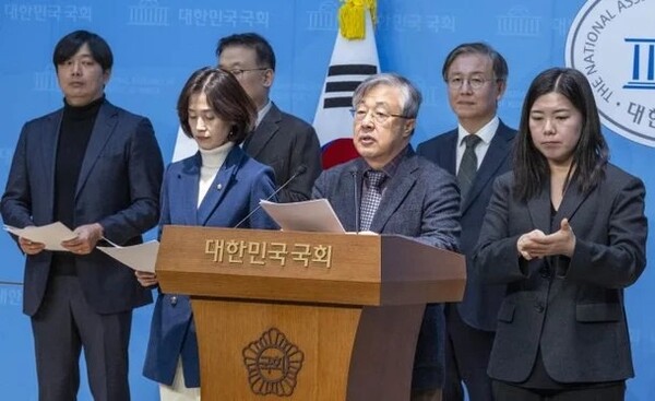 '집단 사퇴' 檢개혁 자문위원들