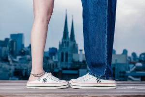 올여름 대세는 '뮬'…컬러·패턴·디자인 다갖춘 '<b>뮬 운동화</b>' 제안