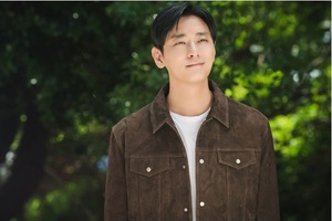'<b>사외다</b>' 주지훈, <b>정유미</b> <b>사택</b>앞 깜짝 등장...로맨스 직진 시동