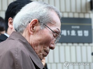 '깐부' <b>오영수</b>, <b>2심</b>서도 '<b>강제추행</b> 혐의' <b>실형</b> 구형