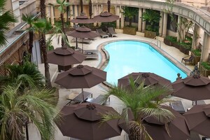 [호텔가 이모저모] 그랜드머큐어 임피리얼팰리스, 여름 맞아 야외 수영... - 뉴스 썸네일 이미지