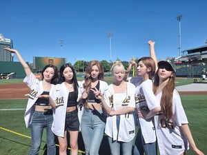 <b>엔믹스</b>, <b>MLB</b> 경기 이벤트 진행…설윤 "애슬레틱스 시구 영광"