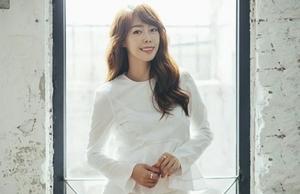 <b>애즈원</b> 크리스탈, <b>이민</b> 비보에 급거 귀국…윤일상 "유일무이한 목소리"