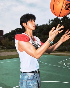 <b>유노윤호</b>, <b>카이</b>→<b>민니</b>와 케미 기대...후배 아티스트들의 <b>지원사격</b>