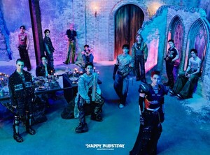 <b>세븐틴</b>, <b>빌보드 재팬</b> '톱 싱글 세일즈' 해외 아티스트 <b>최고 순위</b>
