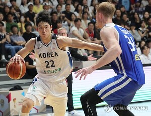 한국 남자농구, 대만에 월드컵 예선 역전패…여준석 15점