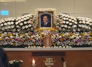 '신군부 핵심' <b>정호용</b> 전 국방장관 <b>사망</b>...<b>5.18 유혈진압</b> 관여