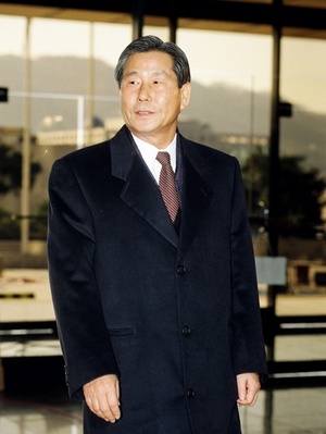 <b>5·18</b> 단체 "사죄<b>없이</b> 떠난 <b>정호용</b>, 잘못까지 묻힐 수 없어"