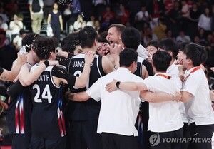남자농구 '황금 세대' 시대...귀화 선수 없이 亞 정상 우뚝